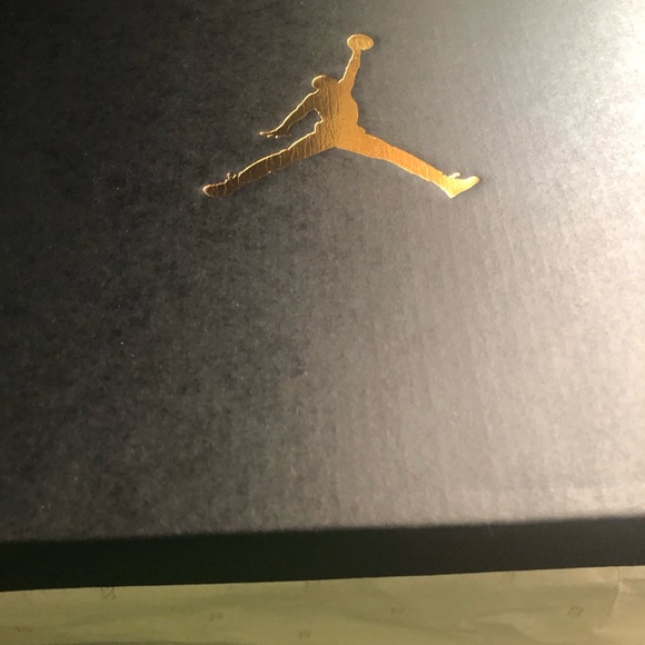Air Jordans 1 Mid🖤 - Picture 13 of 14